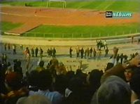 Battimani durante la partita nel Commando